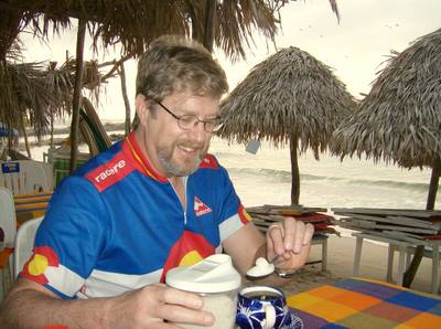 Early morning breakfast with café and azúcar.